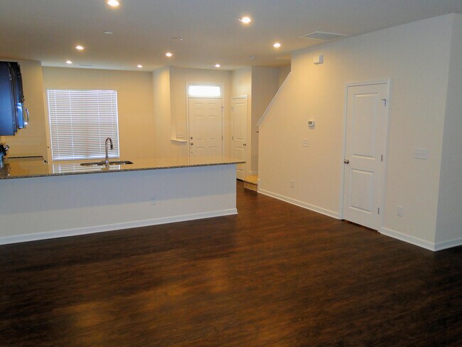 Foto del edificio - 8814 Commons Townes Dr