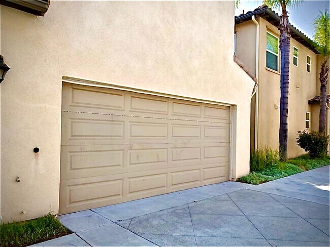 Building Photo - 1610 Phoenix Ct