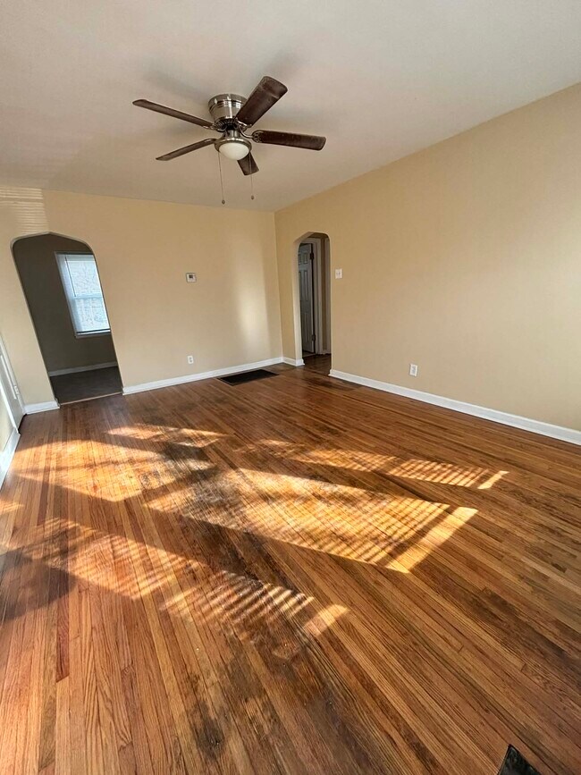 Foto del edificio - 1148 N Terrace Dr