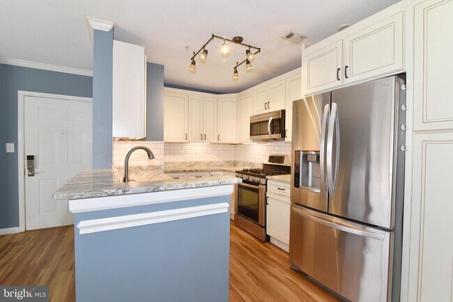 Foto del edificio - 20301 Beechwood Terrace