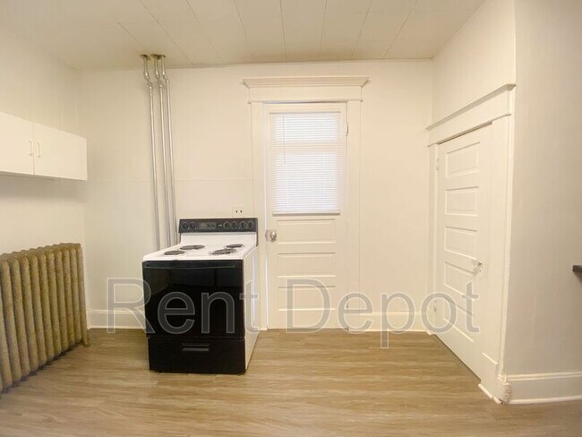 Foto del edificio - 322 N Hart St