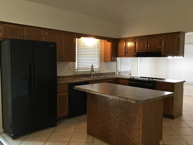 Foto del edificio - 7142 Autumn Forrest Dr