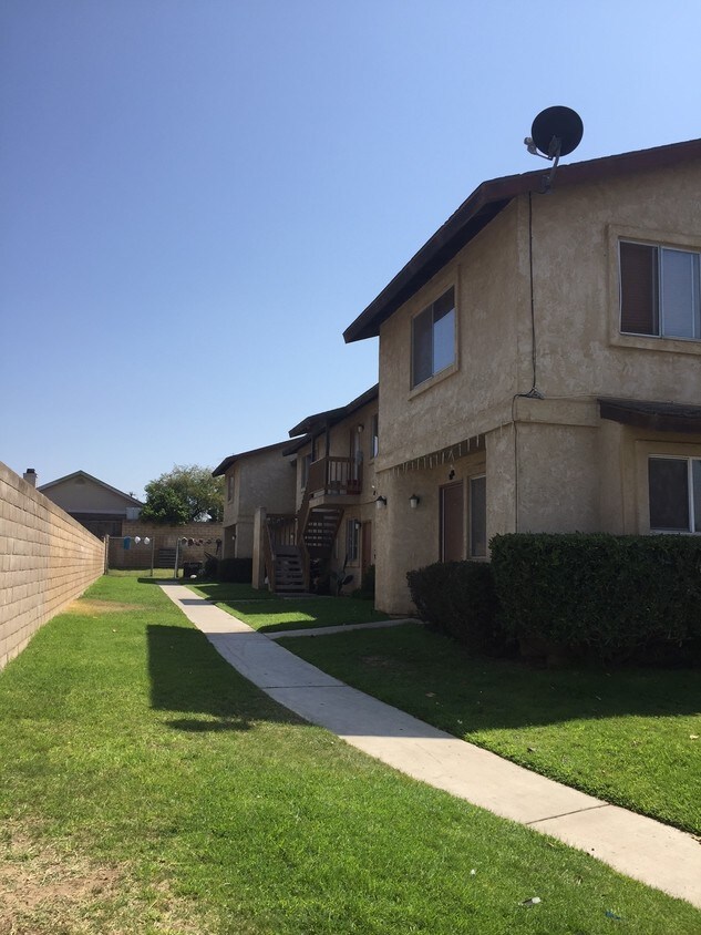 Building Photo - 804 Raaberg Way
