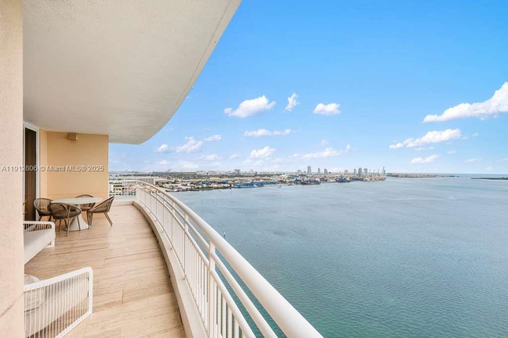 Foto principal - 808 Brickell Key Dr