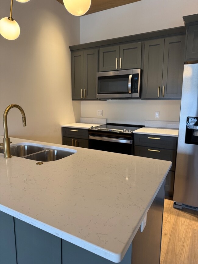 Building Photo - 309 N 6th St