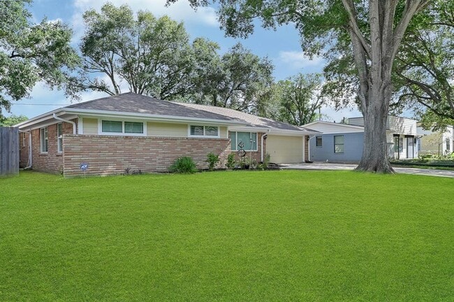Building Photo - 5623 Cerritos Dr