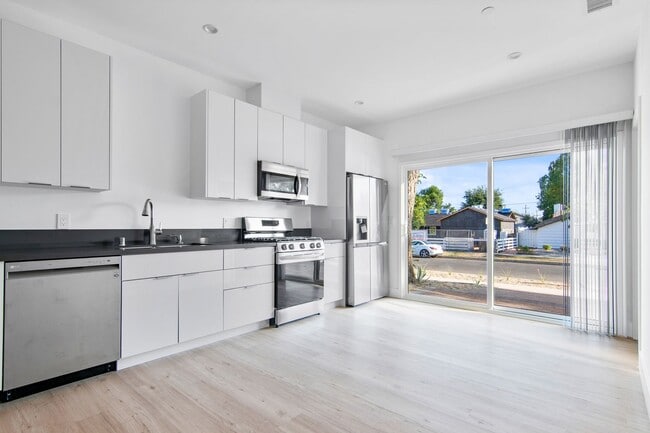 Building Photo - Modern 2 Bedroom ADU – Walk to CSUN! Prime Northridge Location