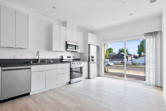 Foto del edificio - Modern 2 Bedroom ADU – Walk to CSUN! Prime Northridge Location