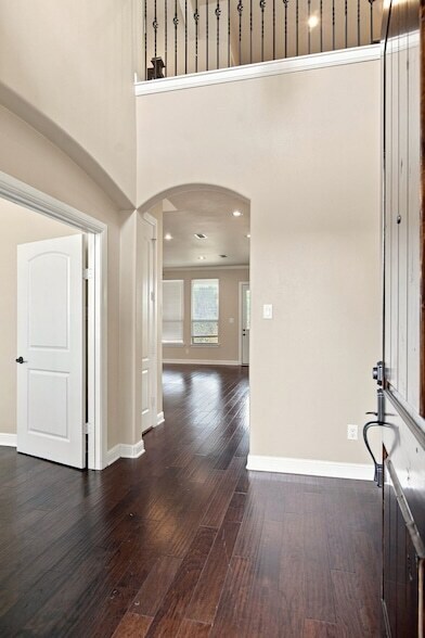 Building Photo - 1819 Park Highland Way