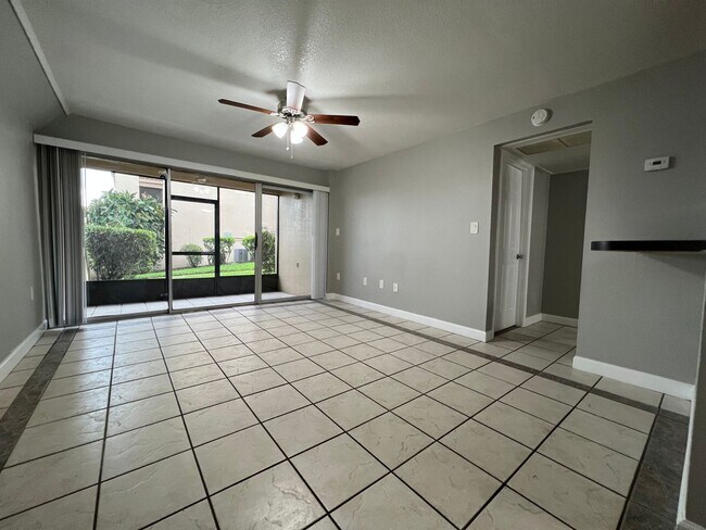 Foto del edificio - Altamonte Springs 1/1 Condo ~ Lakefront Community ~ Great Amenities!!