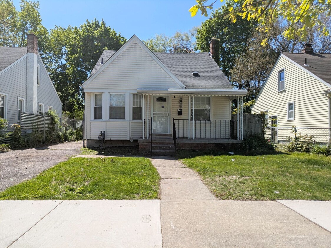 Primary Photo - 19335 Huntington Rd