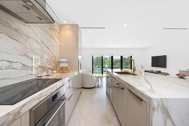 Foto del edificio - 3474 S Ocean Blvd