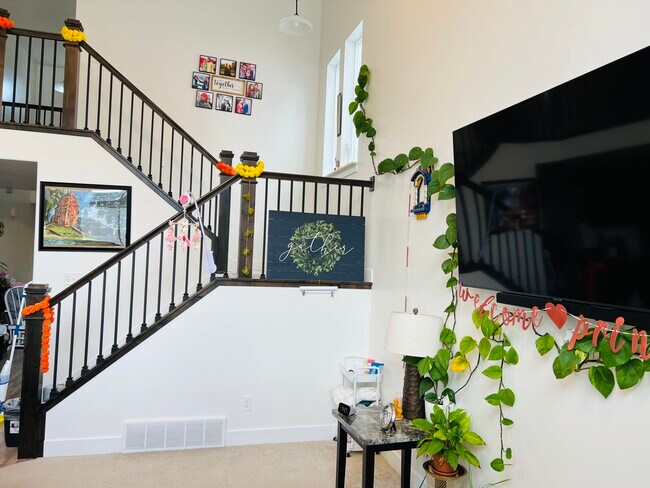 Foto del edificio - 1739 Valcrest Dr