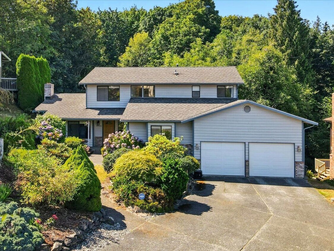 Foto principal - 5Bd/2.5Ba Everett Home