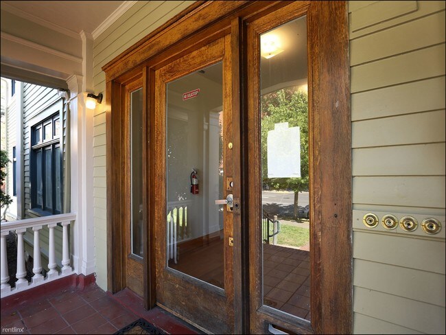 Foto del edificio - 1544 SE Hawthorne Blvd