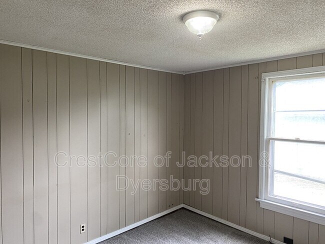 Building Photo - 433 N Fowlkes Ave