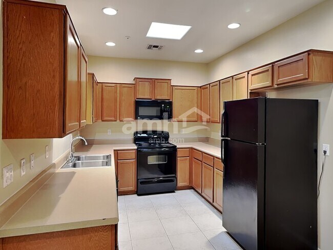 Foto del edificio - 8940 W Olive Ave