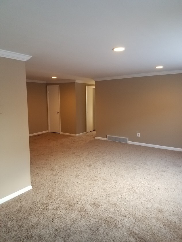 Primary Photo - 117 Denrose Dr