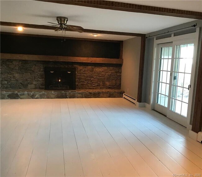 Foto del edificio - 76 Parmalee Hill Rd