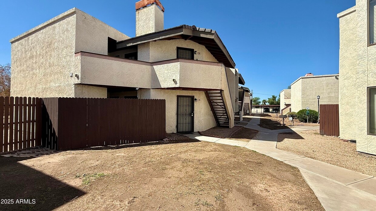 Primary Photo - 16402 N 31st St