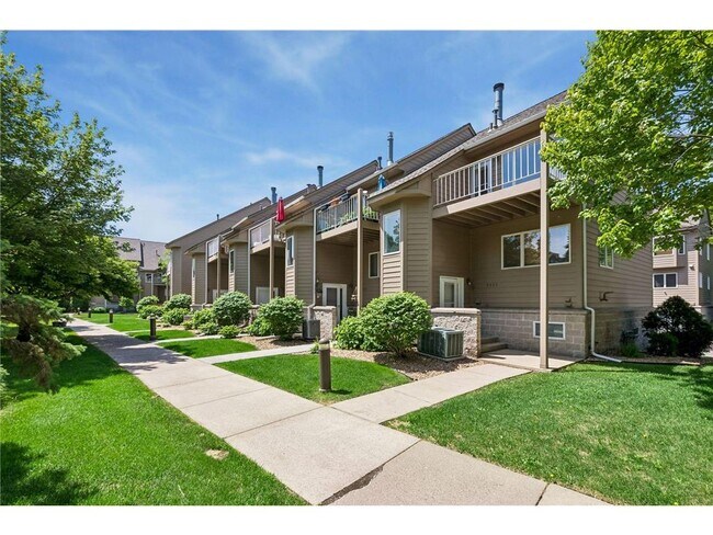Foto del edificio - 2831 Kenwood Isles Dr