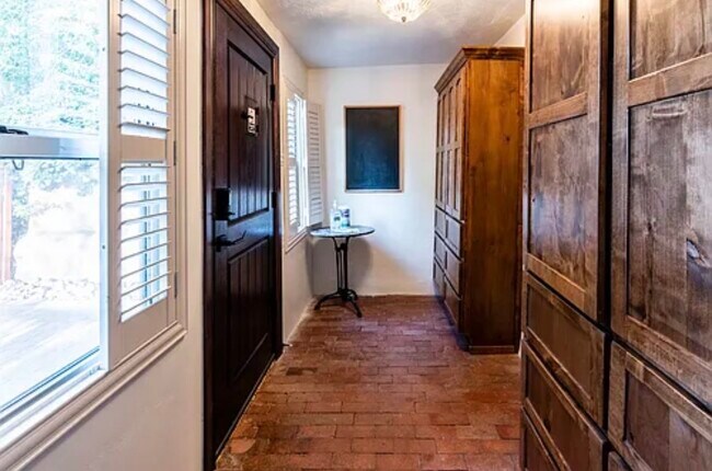 Foto del edificio - 1307 Marble Ave NW