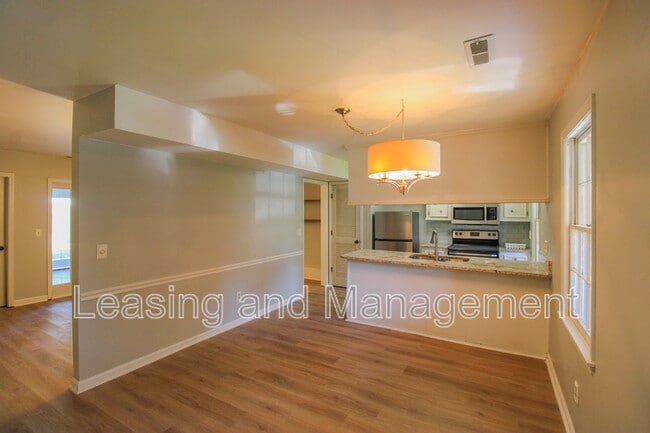 Photo - 679 Williamson Dr House