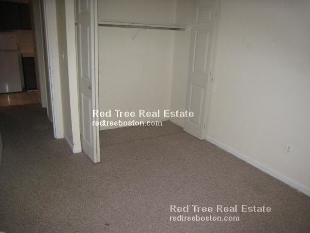 Foto del edificio - 144 Kenrick St