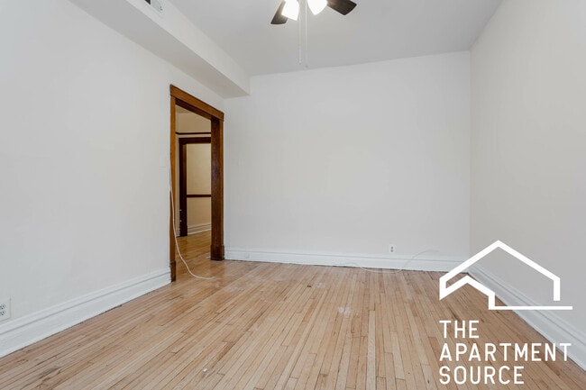Foto del edificio - 3820 N Sheffield Ave