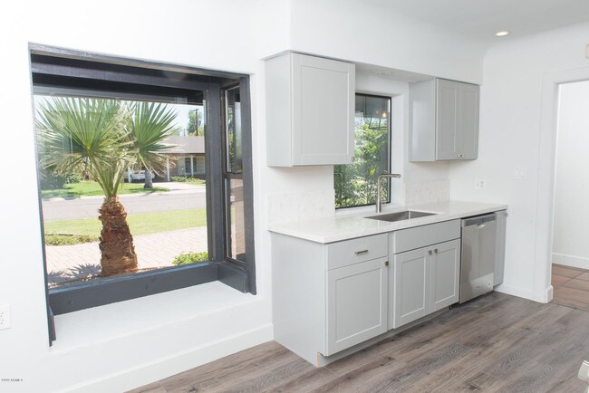 Foto del edificio - 4326 E Calle Feliz