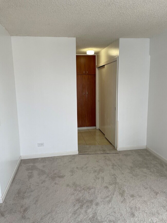Foto del edificio - Clean 1 Bdrm, Central AC, ALL utilities included!