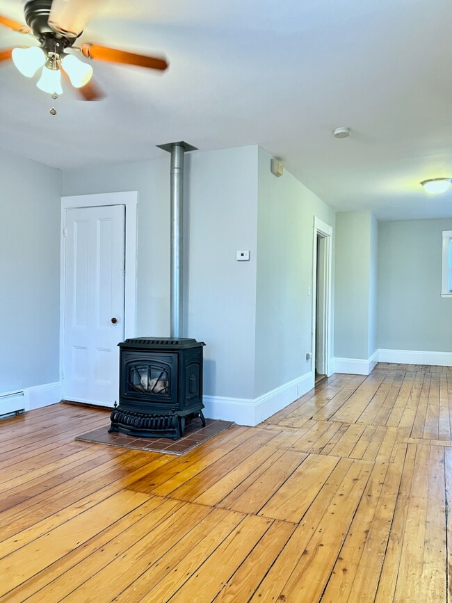 Building Photo - 252 Walden St