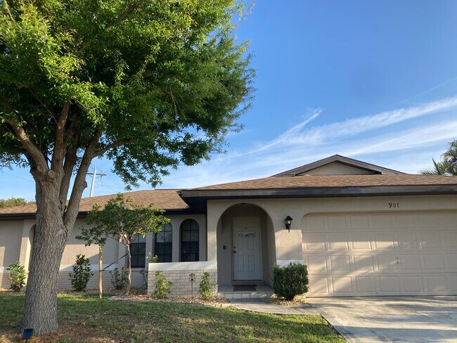 Alzado frontal - 901 SE 29th St