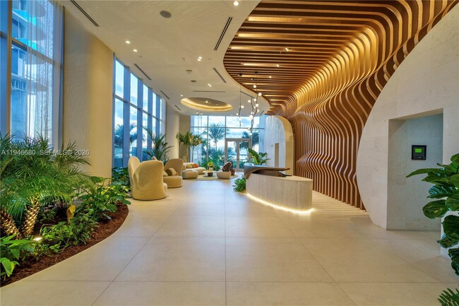 Foto del edificio - 700 NE 24th St