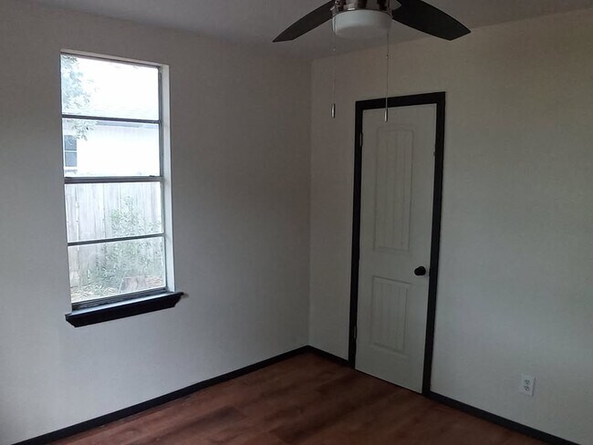 Foto del edificio - 5312 Sierra Dr