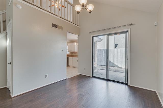 Building Photo - 3343 Briaroaks Dr
