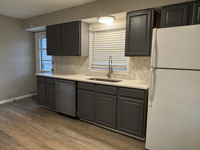 Foto del edificio - 4414 Kingsley Dr