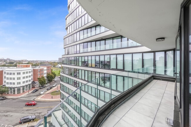 Large Balcony - Hoyt Tower