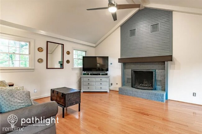 Building Photo - 4 br, 3 bath House - 3722 Southgate Drive ...