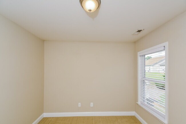 Foto del edificio - 674 Averasboro Dr