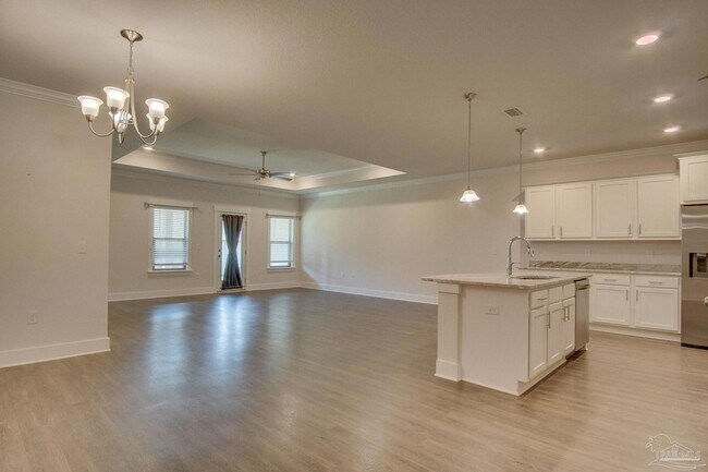 Foto del edificio - 713 Brambling Ct