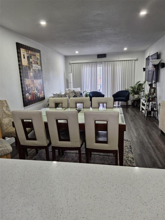 Foto del edificio - 6850 W 16th Dr