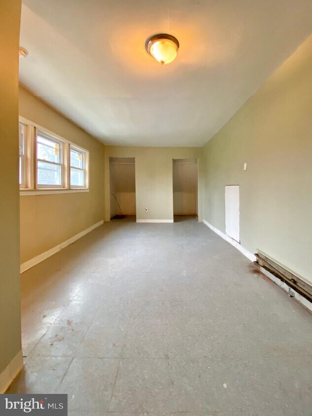 Foto principal - 628 W Front St