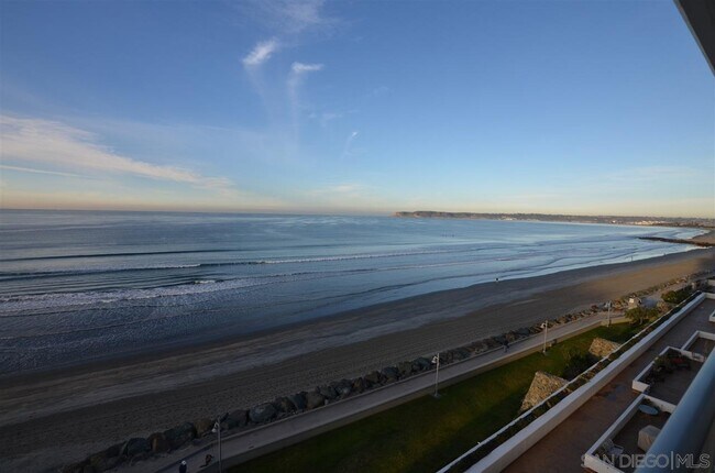 Building Photo - 1760 Avenida Del Mundo