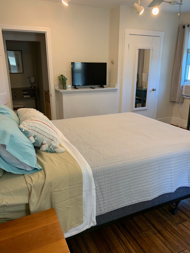 Photo - 11 Bow St Apartments