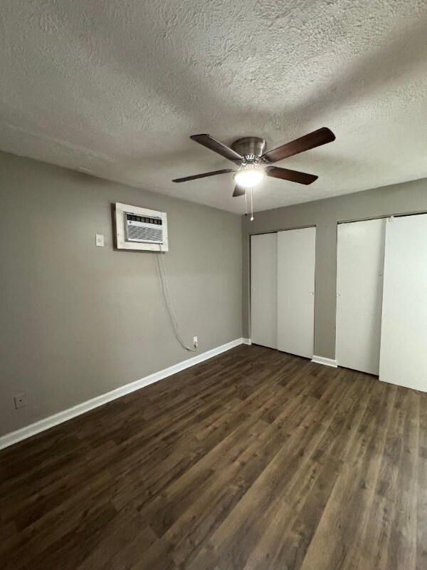 Building Photo - 2602 Chesterfield Ct