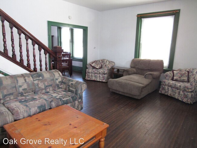 Building Photo - 4 br, 1 bath Room For Rent - 720-722 Klond...