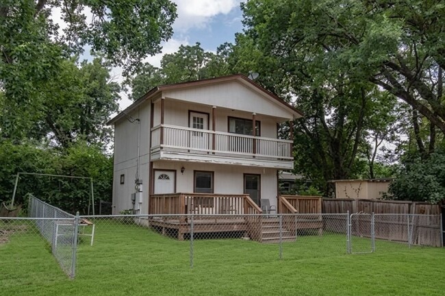 Foto del edificio - 351 Altgelt Ave