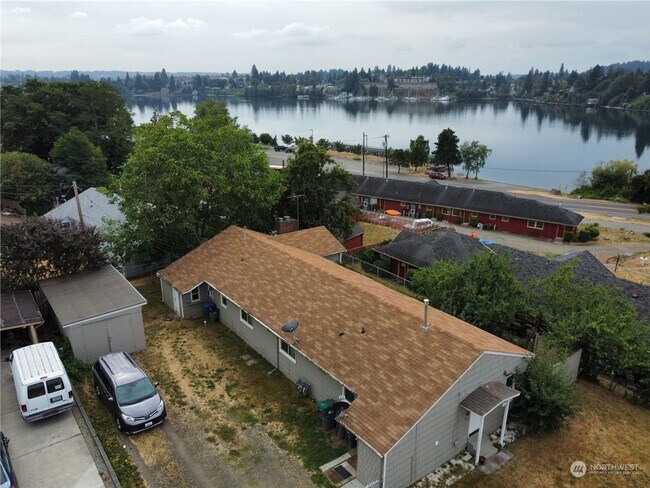 Foto del edificio - Sheridan duplex bremerton