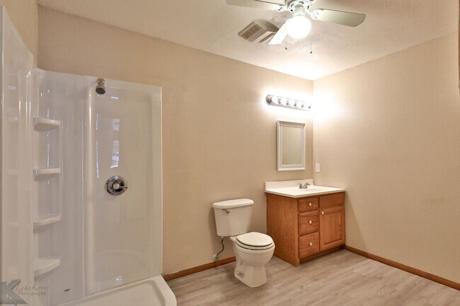 Foto del edificio - 3 bed 2 bath 2 car carport home in south A...